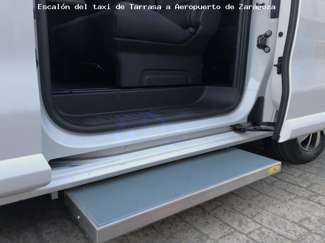Taxi con escalón de Tarrasa a Aeropuerto de Zaragoza